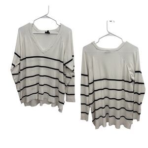 MOD LUSIVE Striped V-Neck Knit Sweater Top Womens 1X Plus White Black Slit